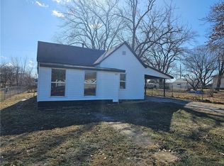 320 W Marshall St, El Dorado Springs, MO 64744