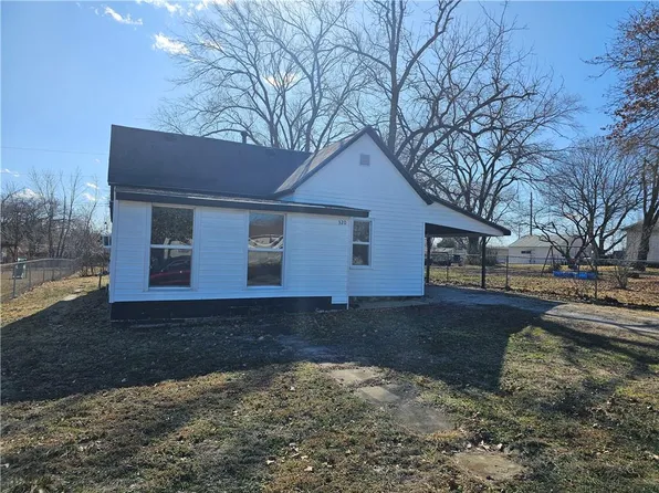 320 W Marshall St, El Dorado Springs, MO 64744