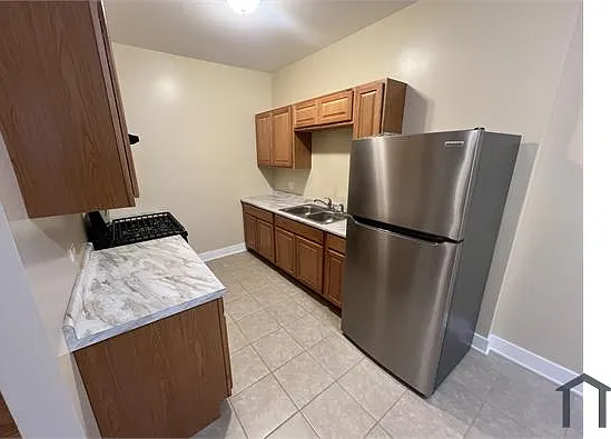 1 bed, 850 sqft, $1,350 — Photo 3