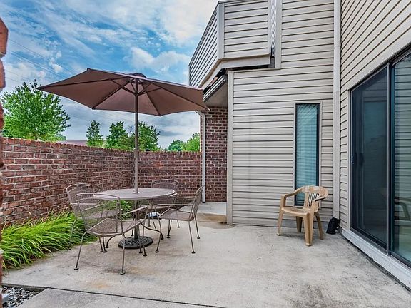4th image of 1016 Cherrington Dr