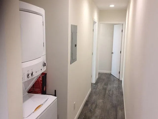 1360 Meadowbrook Ave — Photo 17