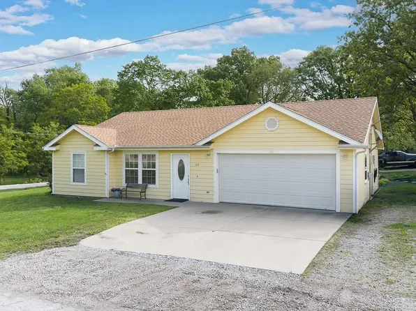 101 S Delaware St, Tonganoxie, KS 66086