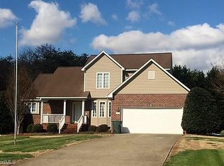 3033 Indian Ridge Ct, Eden, NC 27288