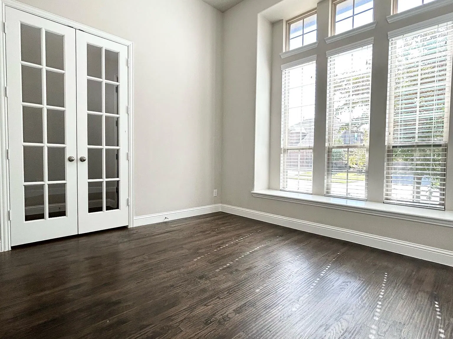 5 bed, 3798 sqft, $3,795 — Photo 4