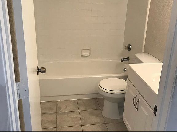 2nd image of 1900B Sandy Ct #1900-B