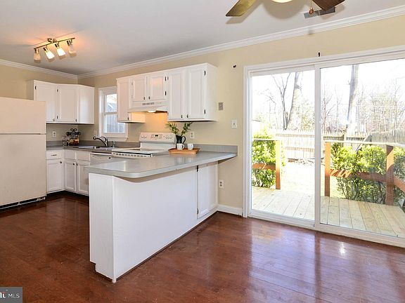 5th image of 12345 Woodlawn Ct