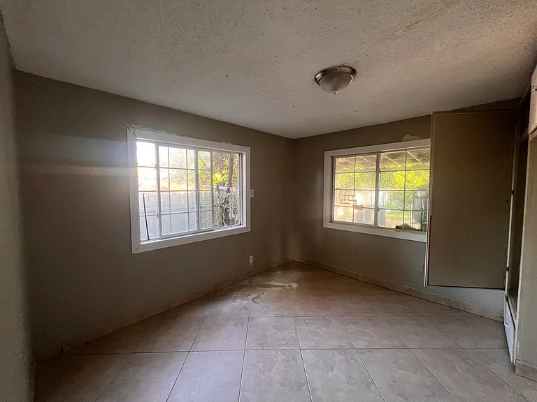 2810 Center St — Photo 21