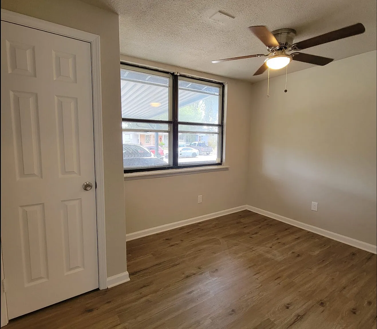 2 bed, 700 sqft, $1,250 — Photo 2