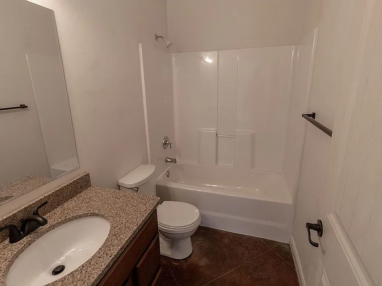 1413 Paris Rd — Photo 18