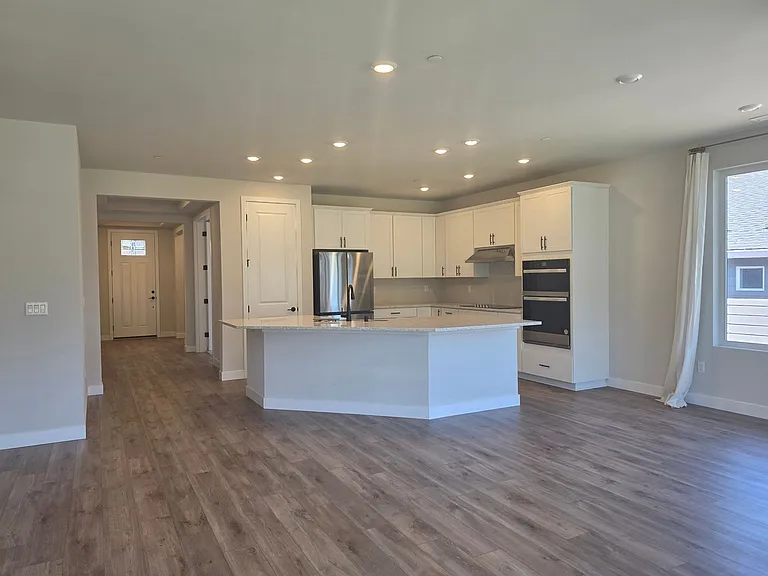 23386 Arbors Terrace Rd NE — Photo 9