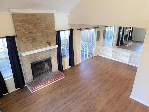 2nd image of 3692 Wyckoff Dr