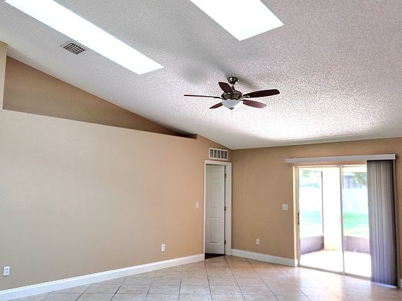 2nd image of 37 Eagle Harbor Trl