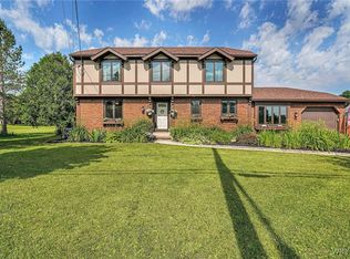 814 Ransom Rd, Lancaster, NY 14086