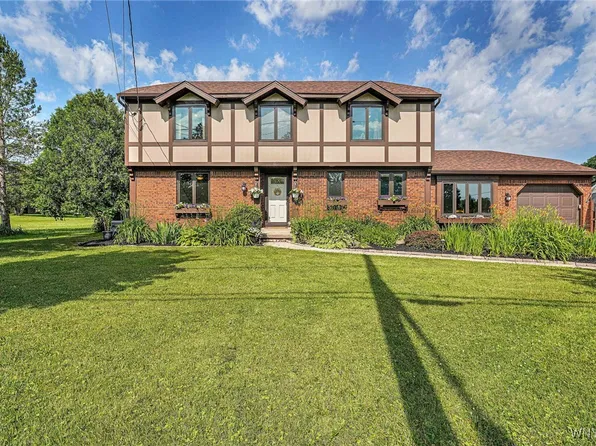 814 Ransom Rd, Lancaster, NY 14086