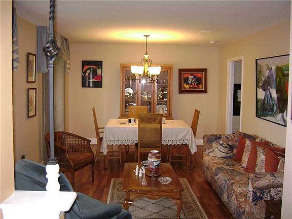 3rd image of 3005 Roosevelt Blvd
