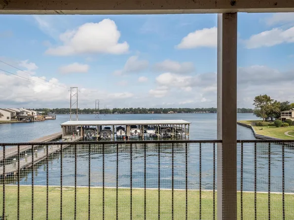 202 Lakeview Ter #A, Montgomery, TX 77356