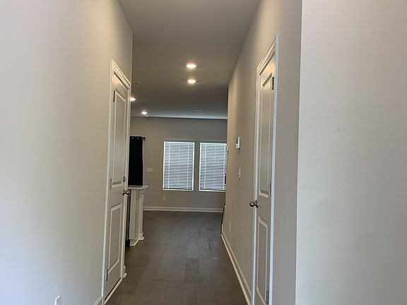 4th image of 1624 Village Grove Lane 14015 Singletree #Lane401