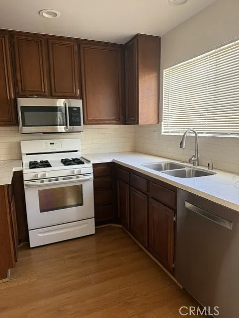 2 bed, 1088 sqft, $3,650 — Photo 4
