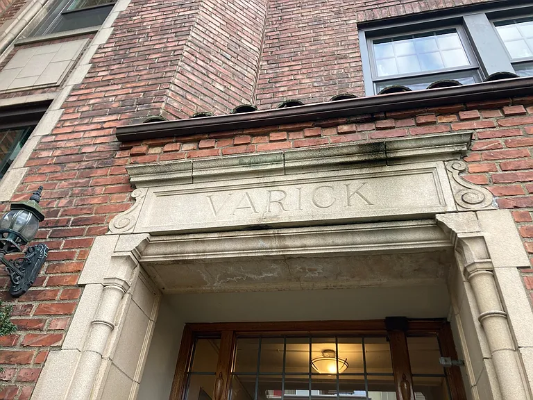 Varick Apartments — Photo 5