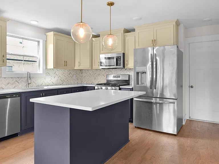 393 Frontier Dr — Photo 6