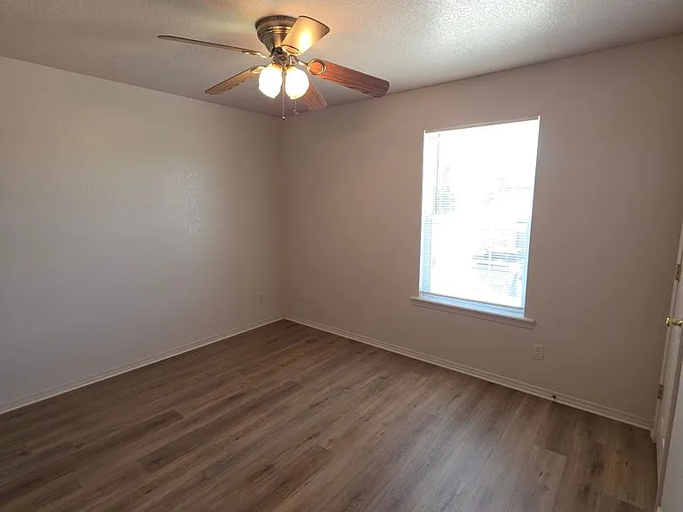 208 E F St #1 — Photo 15
