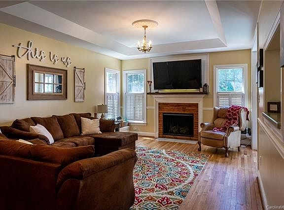 4th image of 108 River Hills Way