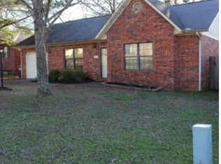 177 Sandstone Dr, Russellville, AR 72802