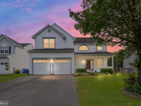 8 Bohemia Rd, Bear, DE 19701