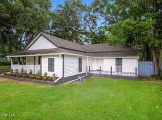 4504 Jamestown Rd, Moss Point, MS 39563