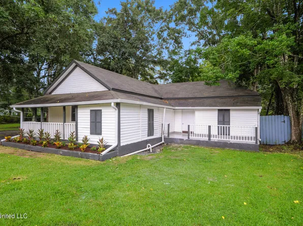 4504 Jamestown Rd, Moss Point, MS 39563