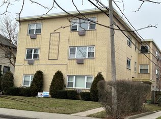 711 Austin St APT 203, Evanston, IL 60202