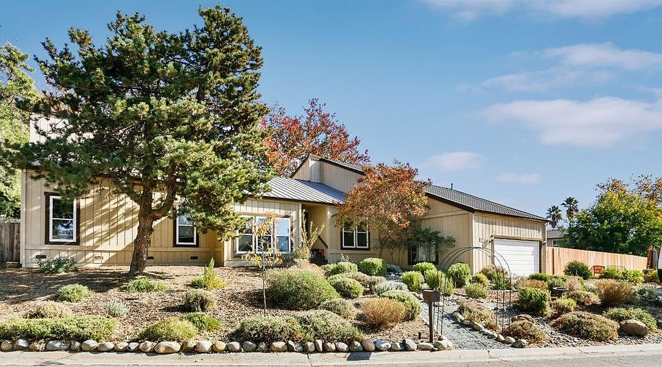 1st image of 4726 Meadowood Way