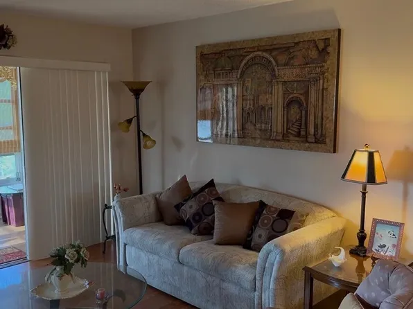 725 Lori Drive #313, Palm Springs, FL 33461