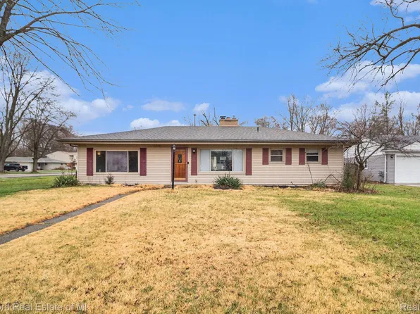 15968 Doris St, Livonia, MI 48154