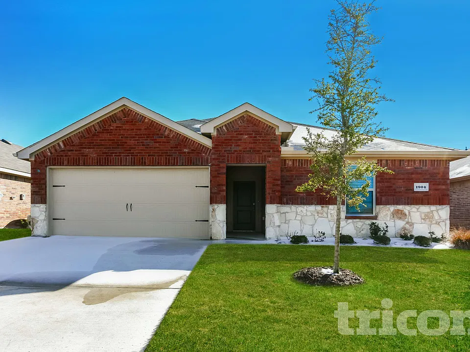 1904 Tulipwood Dr