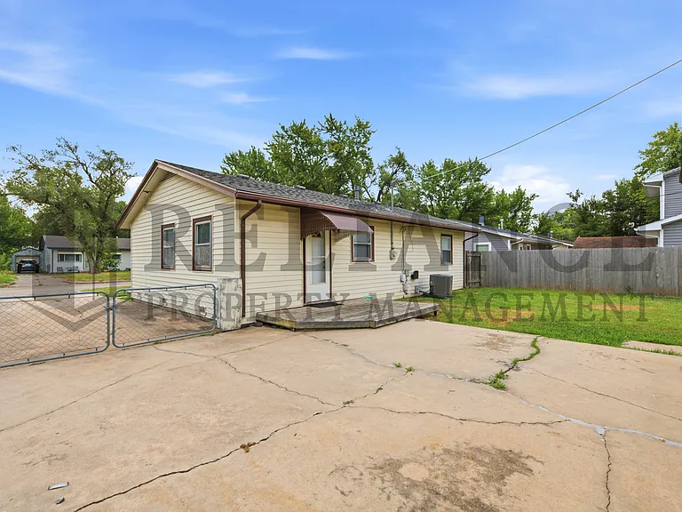 3349 S Vine St — Photo 5