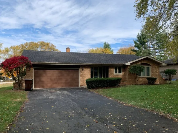 2567 E Riverview Dr, Kankakee, IL 60901