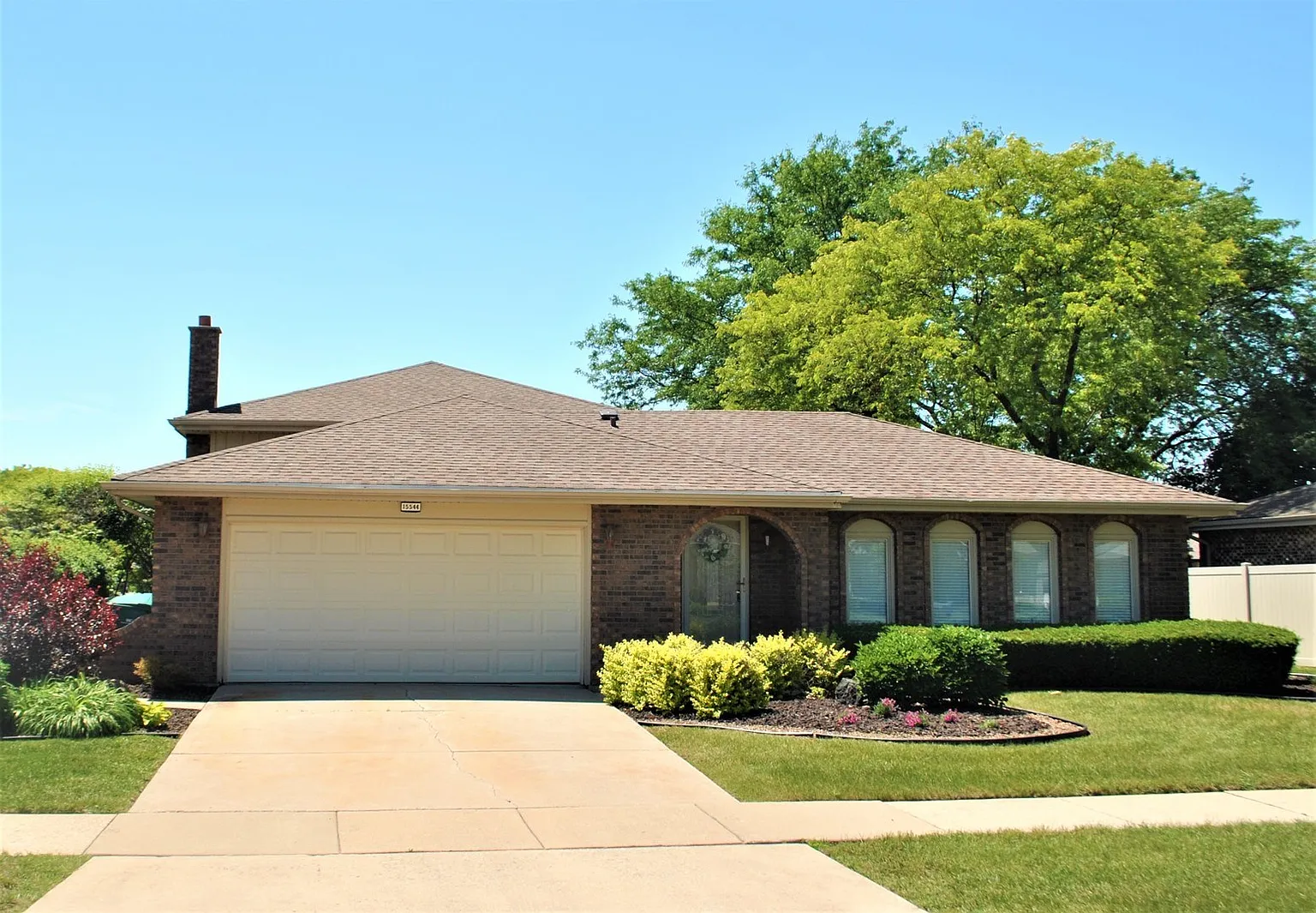 15544 Larkspur Ln photo 1