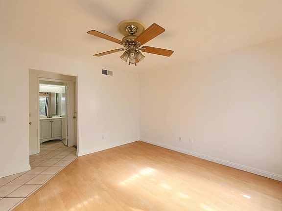4th image of 33 Silverwood Ln