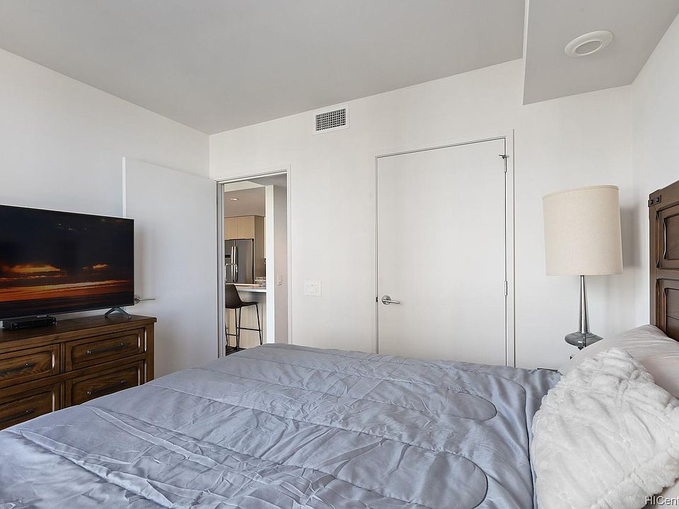 Bedroom with 48" smart TV