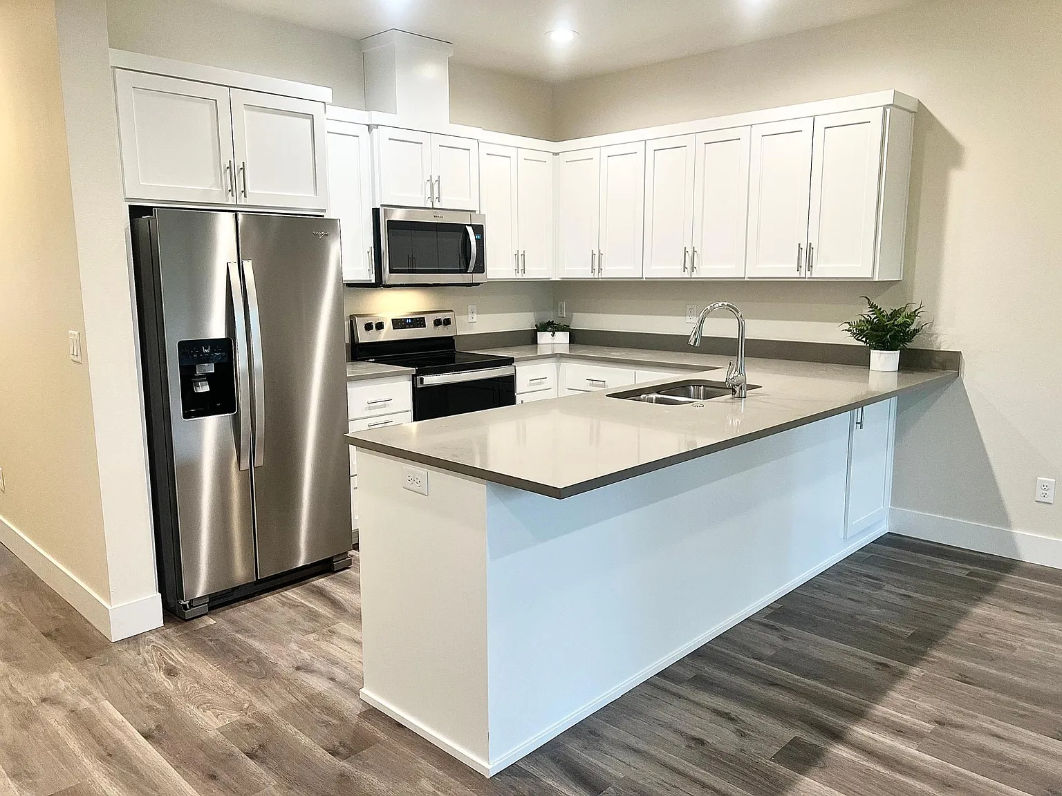 3 bed, 2.5 bath, 1344 sqft, $2,300 — Photo 4