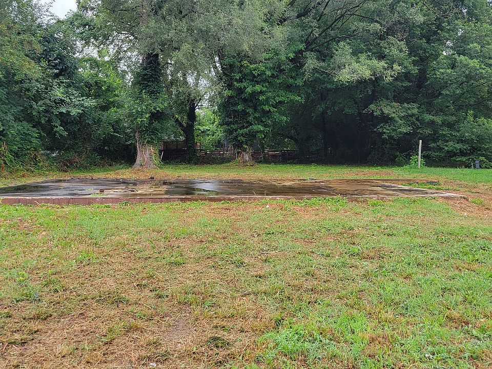 2nd image of 165 S Governors Blvd