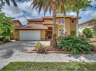 8235 NW 163rd St, Miami Lakes, FL 33016