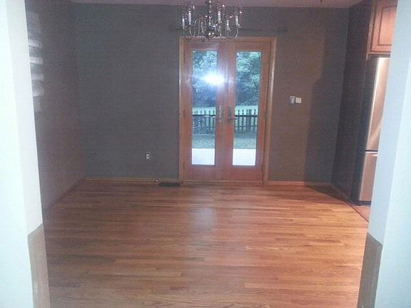 4th image of 430 Woodcrest Dr