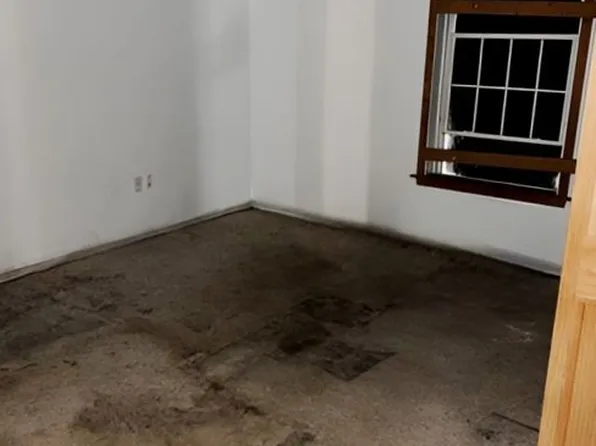 128 Main St, Oxford, MA 01540