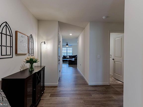 3rd image of 204 Whitetail Cir