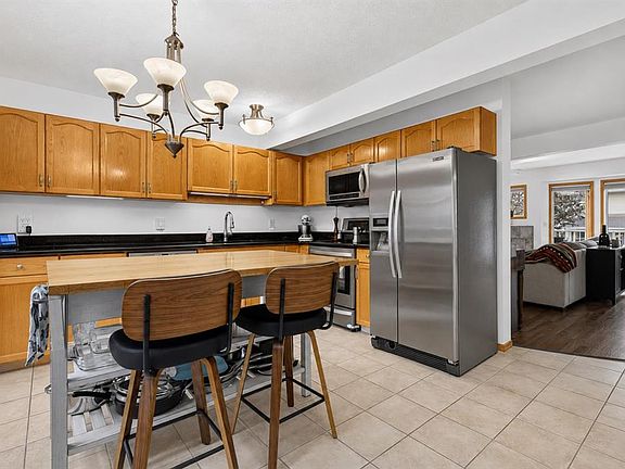 5th image of 592 W Regal Park NE