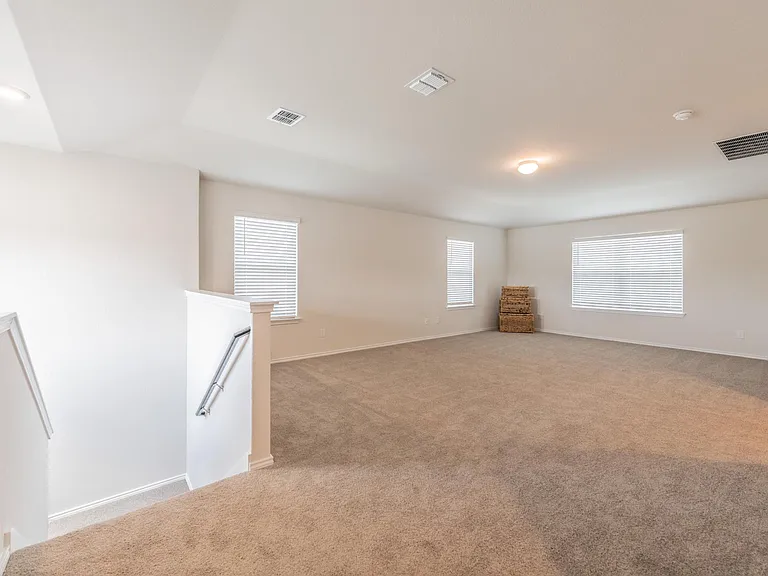 Bonus room / second living room