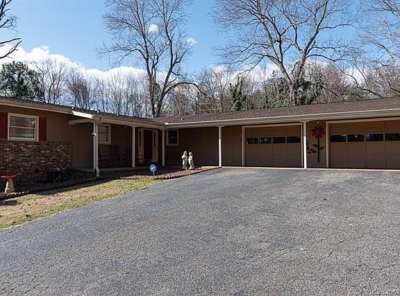 2nd image of 124 Dallas Ln