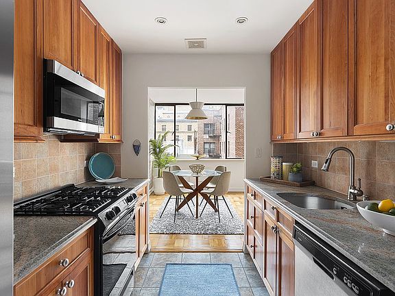 4th image of 333 E 69th St APT 6J